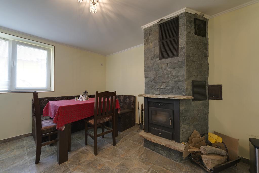 Marinovata Kashta Guest House Veliki Preslav Dış mekan fotoğraf