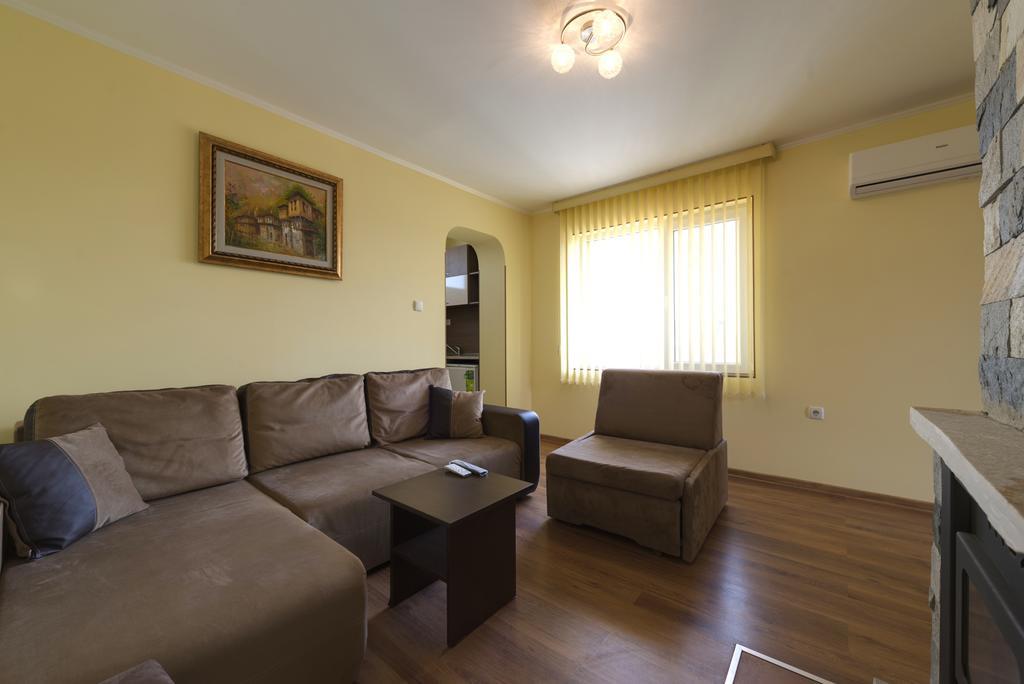 Marinovata Kashta Guest House Veliki Preslav Dış mekan fotoğraf
